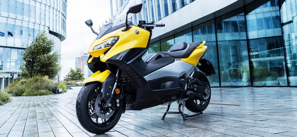 Yamaha studia 2 varianti ibride del Tmax