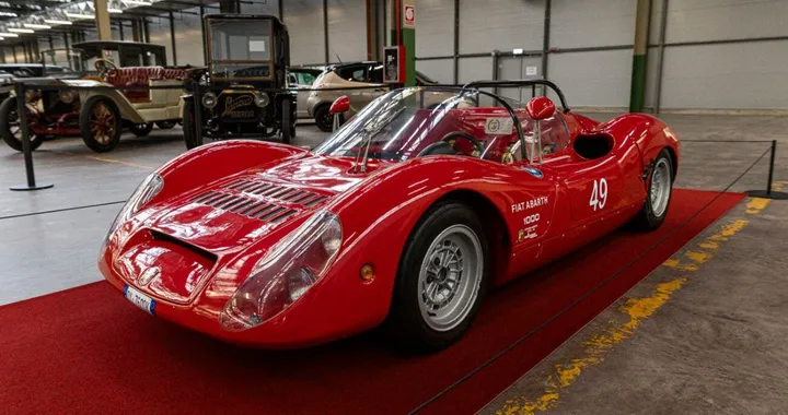 Abarth 1000 SP festeggia 60 anni: un'arma da corsa sorprendente