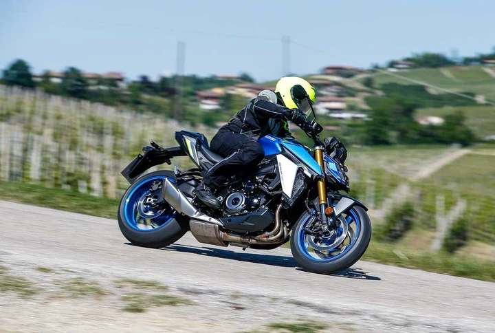 Suzuki GSX-S1000 2021, la prova su strada