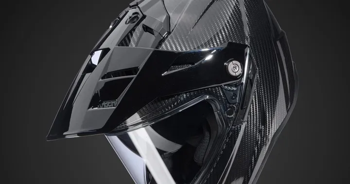 Caberg TANAMI: Il casco integrale che ridefinisce l'avventura su strada e fuoristrada