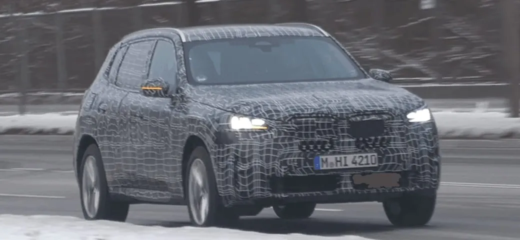 BMW X3 2025: avvistato in strada [VIDEO SPIA]