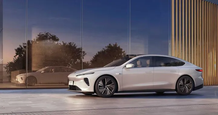 Nio ET7 sfida Tesla: l’autonomia raggiunge i 1000 km