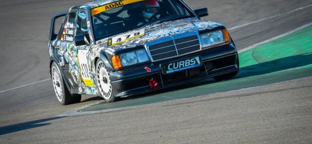 I 25 anni della Mercedes 190 E Evo II in cinque immagini
