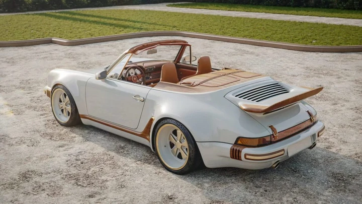 Singer e Louis Vuitton trasformano due Porsche 911 in opere uniche