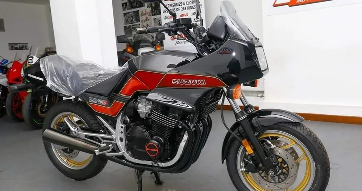 La Suzuki “fantasma”: una GSX750 ES del 1983 mai usata