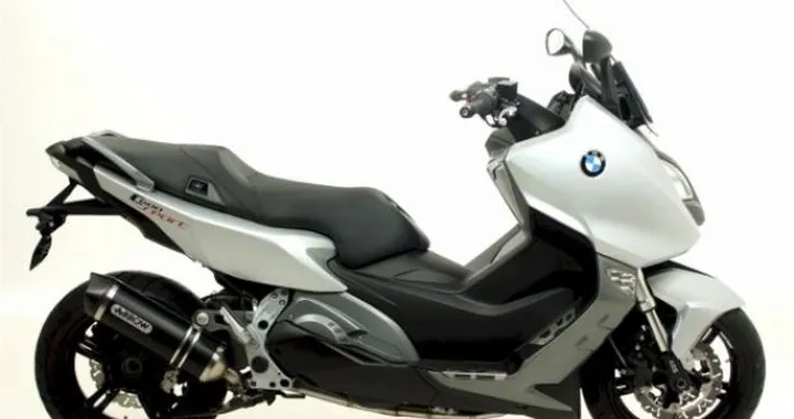 Terminali Arrow per il maxi-scooter BMW C600 Sport
