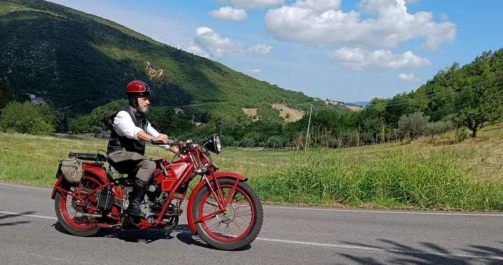 ASI Circuito Tricolore 2023: doppio appuntamento nelle Marche con le moto d’epoca