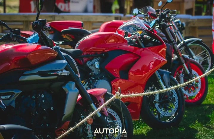 Ducati debutta ad Autopía con Panigale V4, 851 e 15 moto iconiche