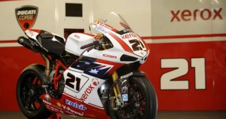 Troy Bayliss a Portimao con una nuova livrea