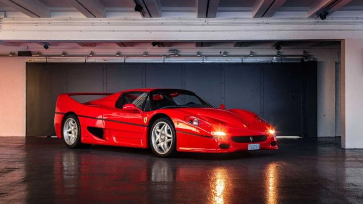 In vendita una Ferrari F50 con soli 1000 km: quanto vale oggi