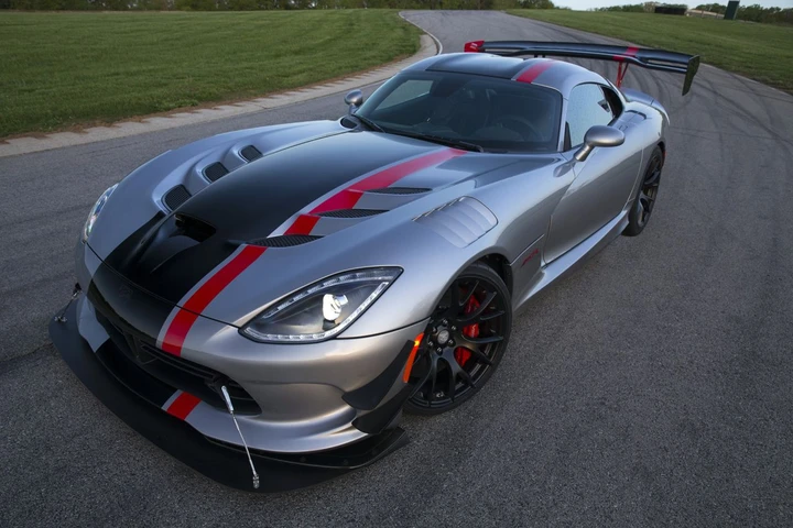 Viper: una raccolta fondi per riprendersi il record al Nurburgring