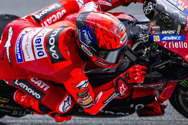 MotoGP Le Mans 2025: Marquez domina e vince la sesta Sprint consecutiva