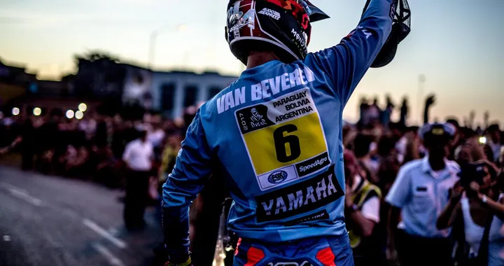 Dakar 2017: Van Beveren saluta in TV... a 180 km/h!