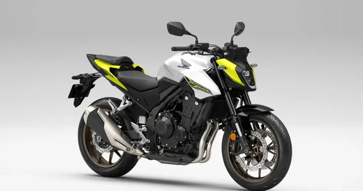 Arriva la CB500 Hornet 2026 con E-Clutch per patente A2