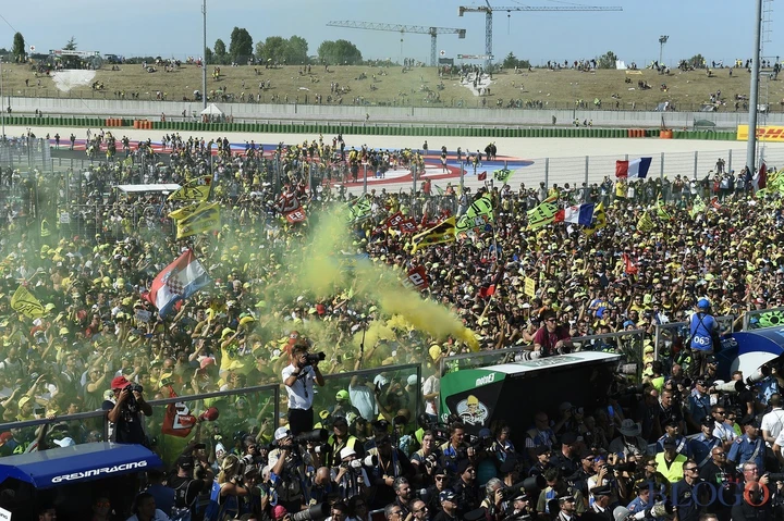 MotoGP Misano, la “carica” dei 160 mila. Tutto merito di Rossi?