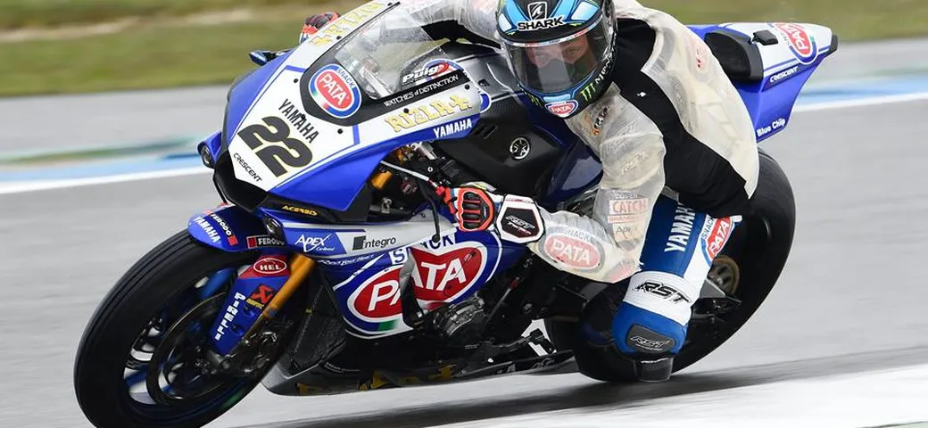 SBK Assen 2016: Lowes scavalca Sykes nelle FP2 bagnate, Ducati in difficoltà