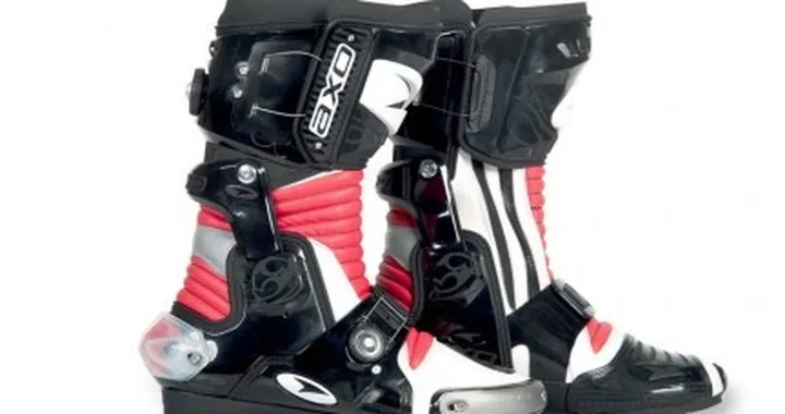 Nuovi Stivali AXO: Lancer e Supertouring