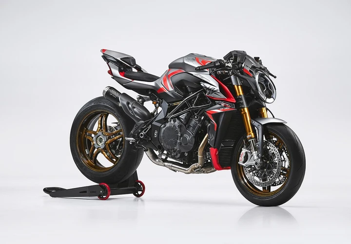 MV Agusta Brutale 1000 RR Nurburgring: naked da oltre 300 km/h