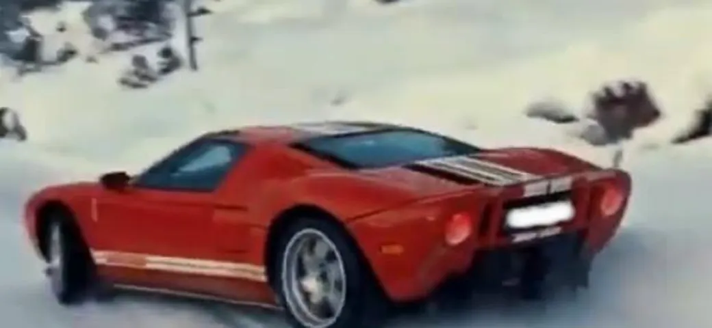 Ford GT danza con vigore sulla neve [Video]
