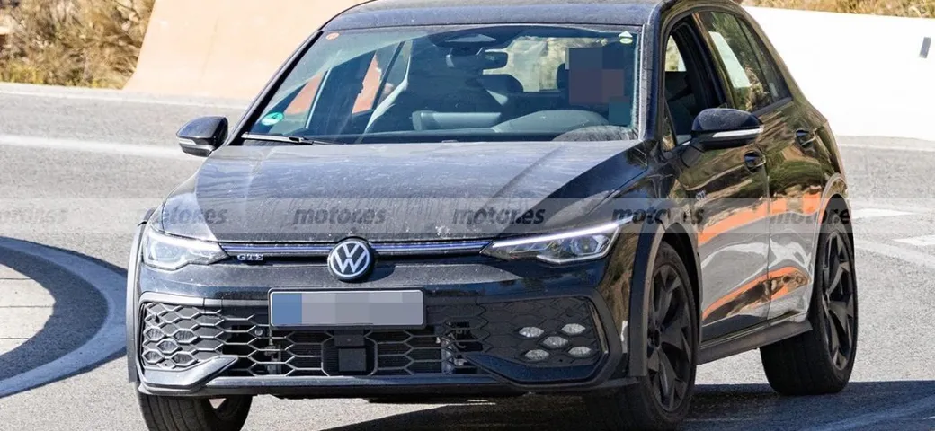 Volkswagen Golf 9, foto spia su strada: ecco come potrebbe essere