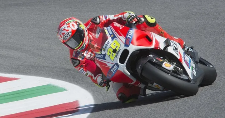 MotoGP Mugello 2015 | Qualifiche: Iannone in pole, Lorenzo secondo, Dovizioso terzo