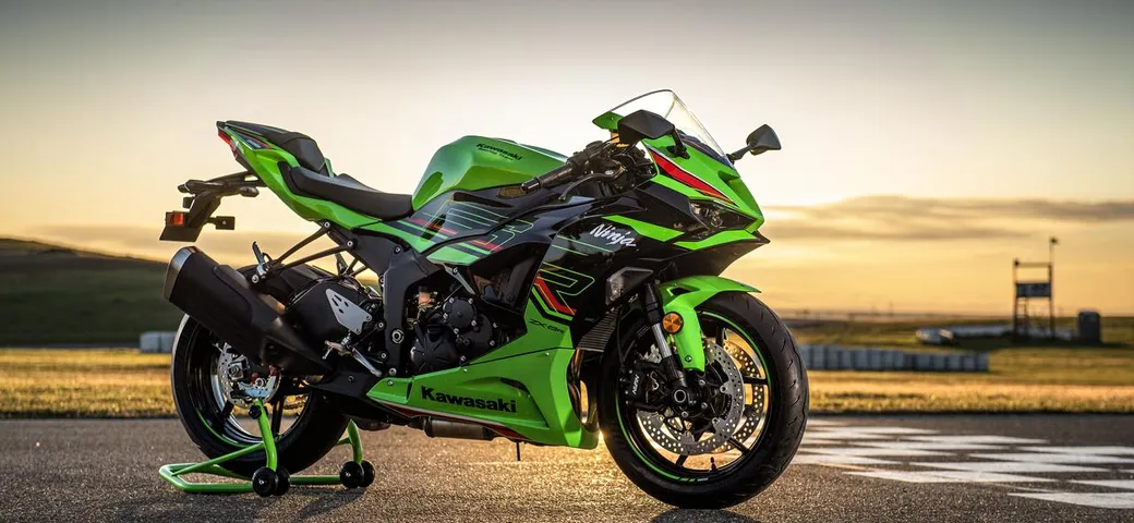 Kawasaki Ninja ZX-6R 2024: la supersport di media cilindrata si aggiorna [FOTO]