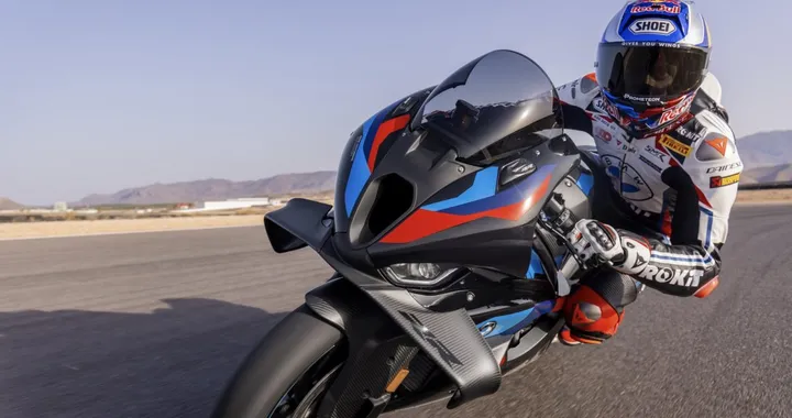 Toprak Razgatlioglu e la BMW M1000R: spettacolo e innovazione