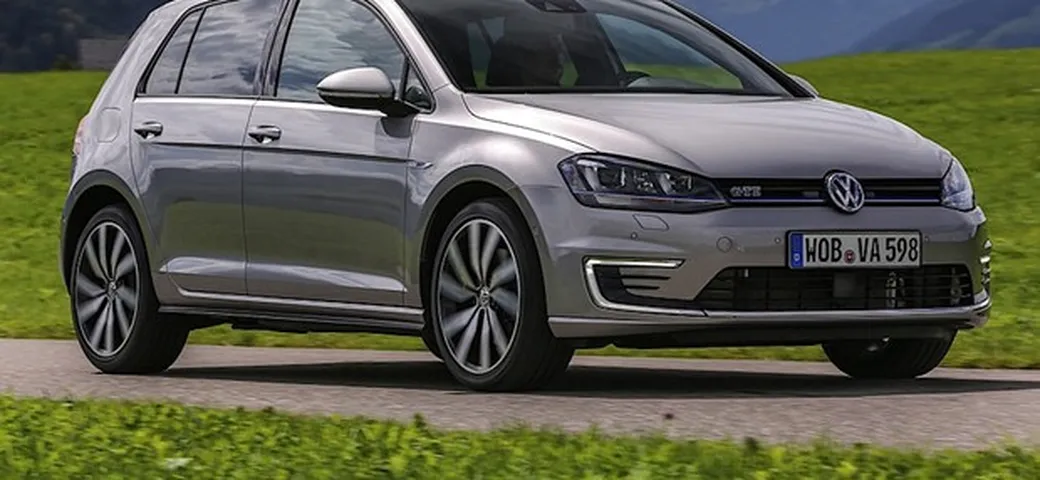 Volkswagen Golf GTE: prova primo contatto