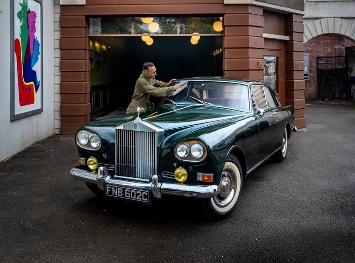 Rara Rolls-Royce Silver Cloud III by Mulliner al Goodwood Revival 2024