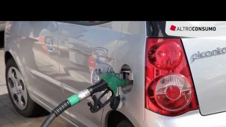 Troppe tasse nel prezzo della benzina /video