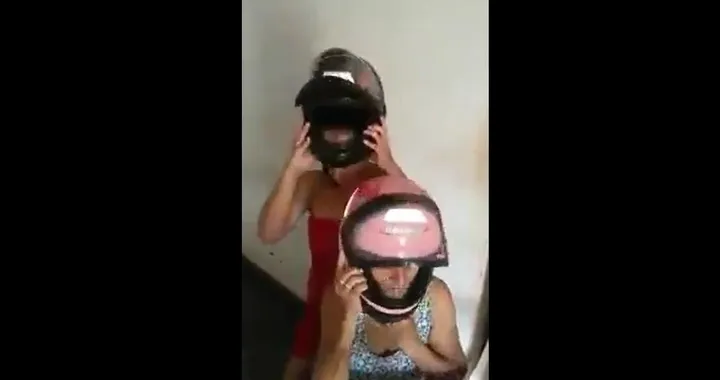 In moto con la macchina da cucire [Video]