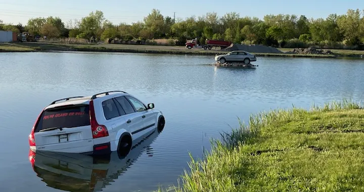 Volvo Island, non c'è solo una S80 ma anche una XC90 "naufragata"