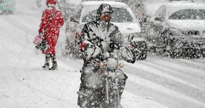 Pneumatici invernali da moto: facciamo chiarezza