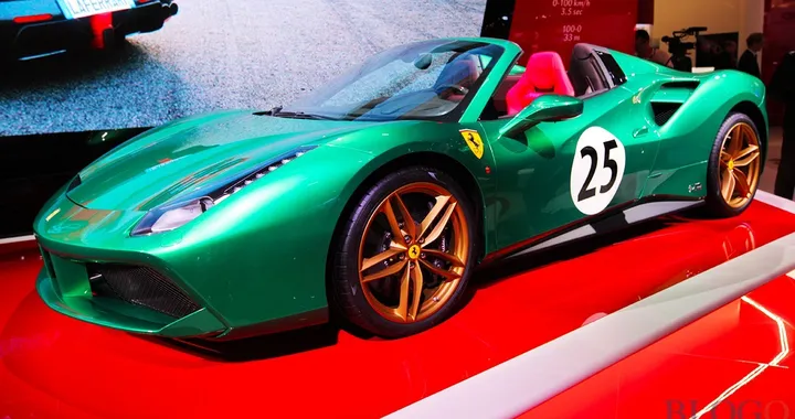 Lo stand Ferrari al Salone di Parigi 2016 Live [Video]