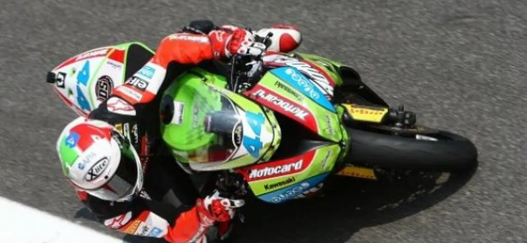 WSS: David Salom chiude in testa le prime libere di Silverstone davanti a 5 Honda. Scassa settimo.
