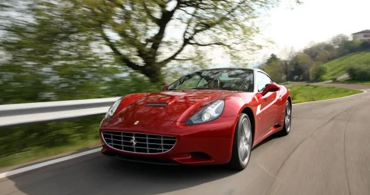 Nuova Ferrari California: avrà un motore V8 biturbo?