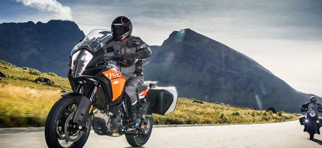 KTM: 1090 Adventure e 1290 Super Adventure MY 2017