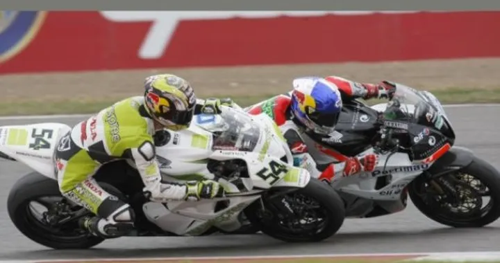 Supersport: volata finale per il titolo in casa Honda tra Sofuoglu e Laverty