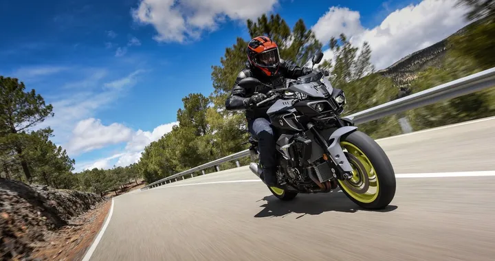 Al Passo del Penice con la Yamaha MT-10