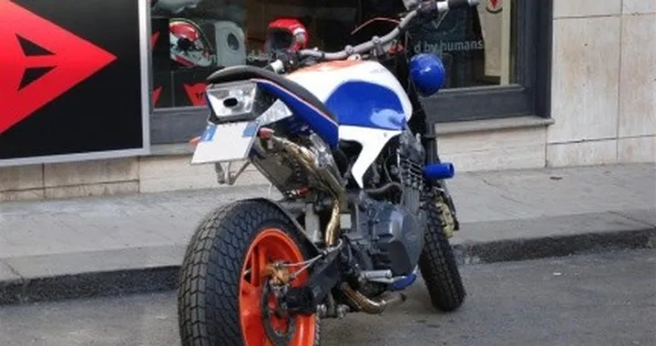 Triumph Sprint 900 Special