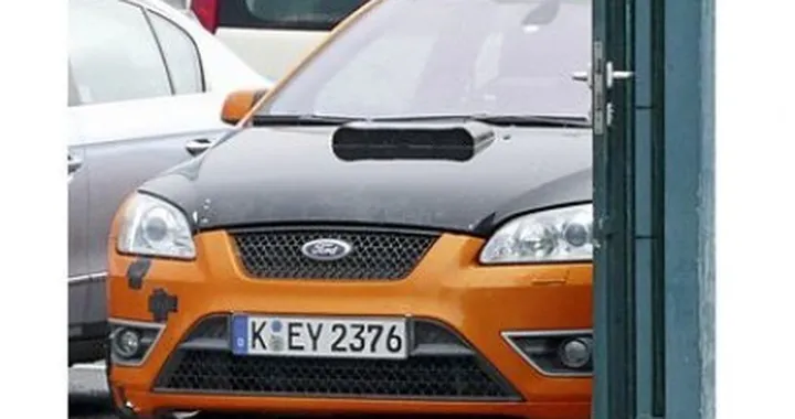Foto spia: Ford Focus RS