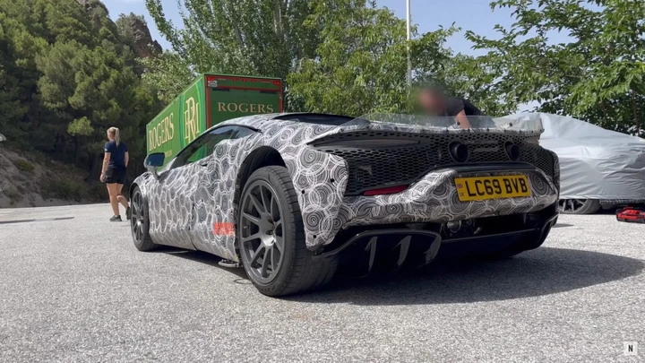 McLaren sorpresa a testare le nuove Arturas: sarà velocissima