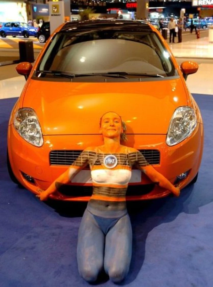 La Fiat Punto e la standista 
