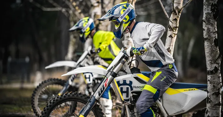 Husqvarna: linea di capi tecnici e casual 2017