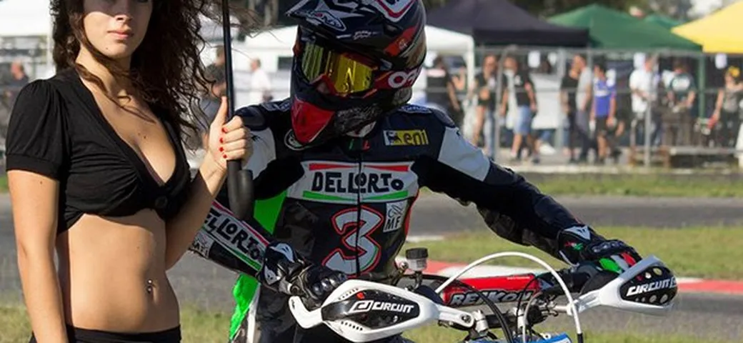 Biaggi e belle ragazze al Trofeo Centro Italia Supermotard di Latina