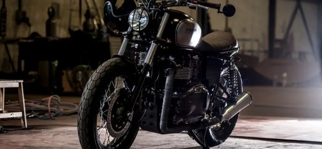 Triumph Bonneville SE by Maccomotors