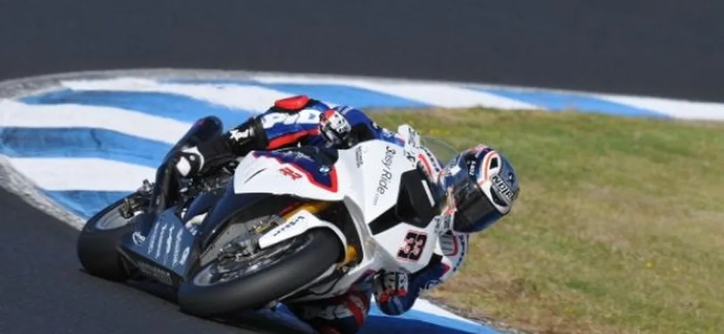WSBK: in crescita Melandri con la BMW. In dubbio Haslam per domenica