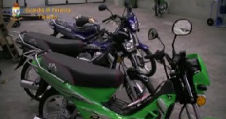 Taranto: sequestrati 126 scooter contraffatti marchiati Dax