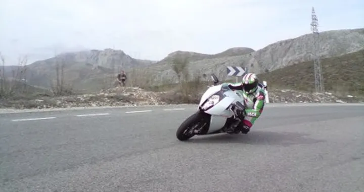 Prime impressioni sulla KTM RC8