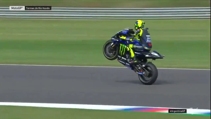 Valentino Rossi, i festeggiamenti del GP d'Argentina [VIDEO]